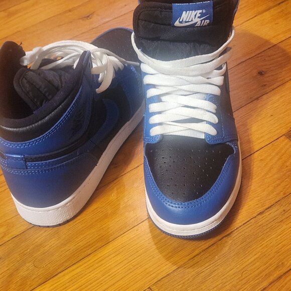Nike Sneakers for Sale! JordanRetro 1s -- Size 6 (youth)